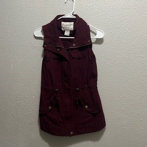 Maroon light vest